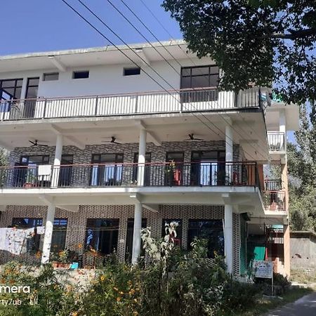Mohinder & Mohindra Home Stay Bīr Buitenkant foto