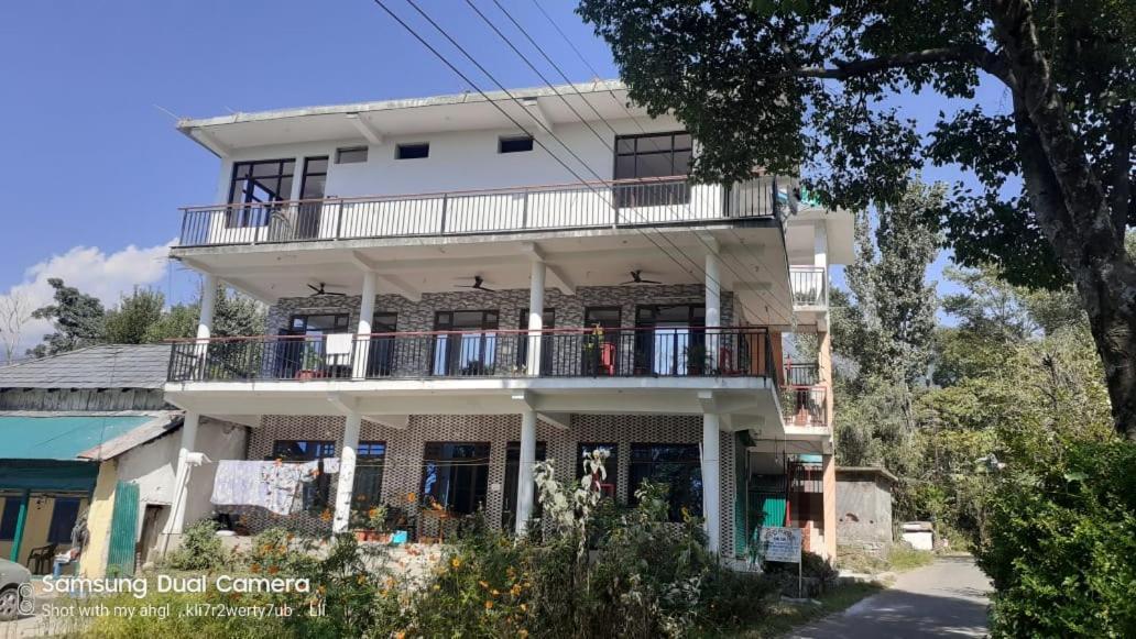 Mohinder & Mohindra Home Stay Bīr Buitenkant foto