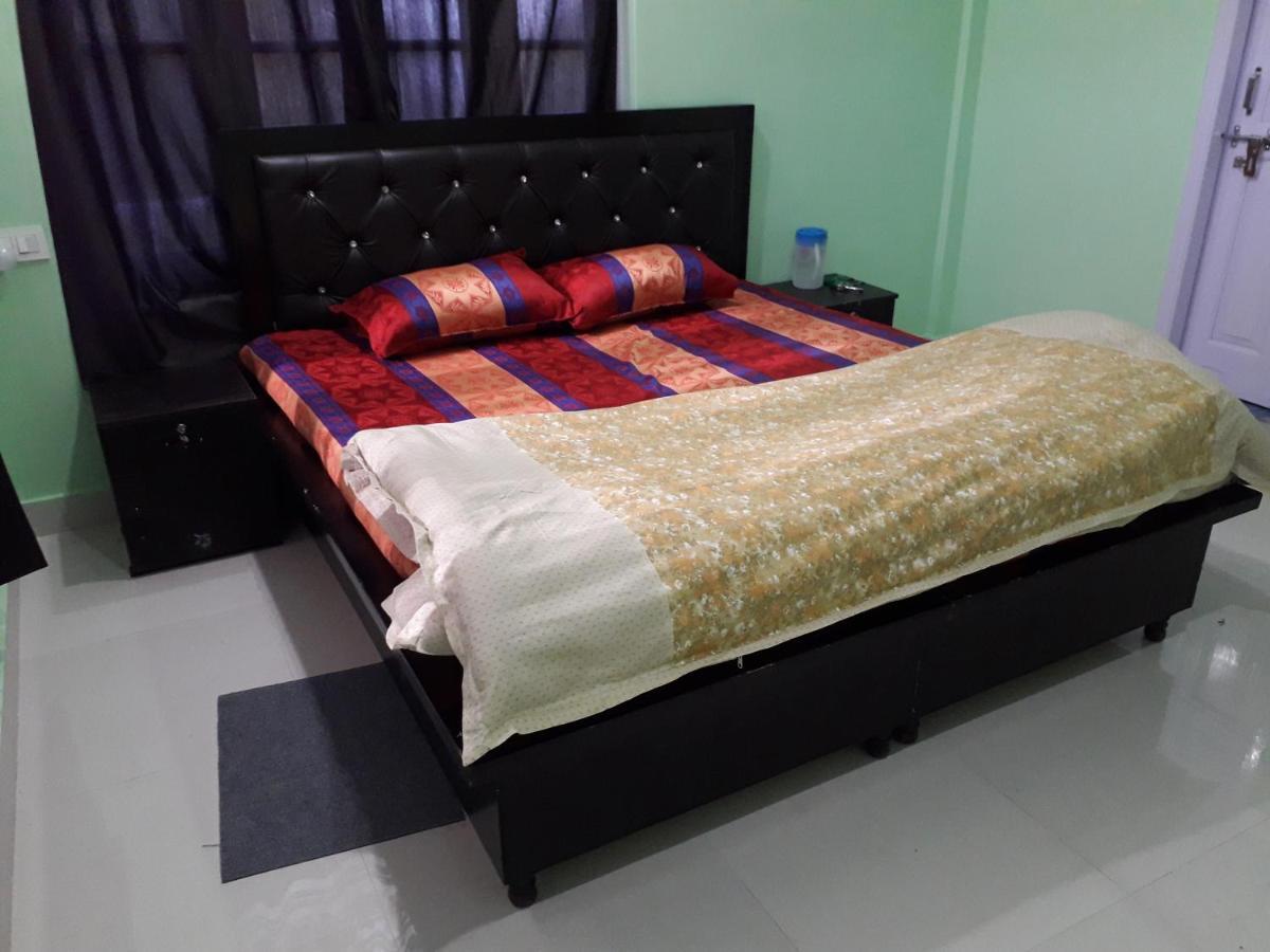 Mohinder & Mohindra Home Stay Bīr Buitenkant foto