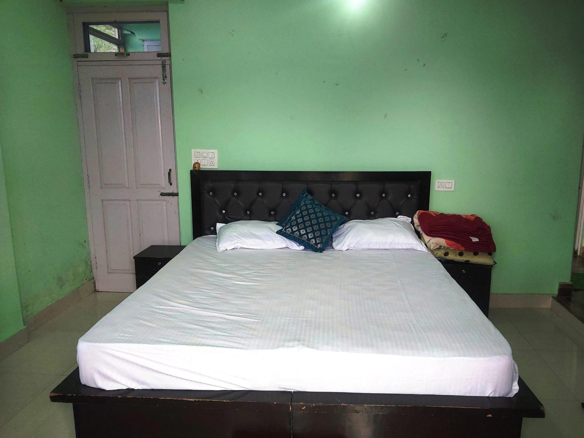 Mohinder & Mohindra Home Stay Bīr Buitenkant foto