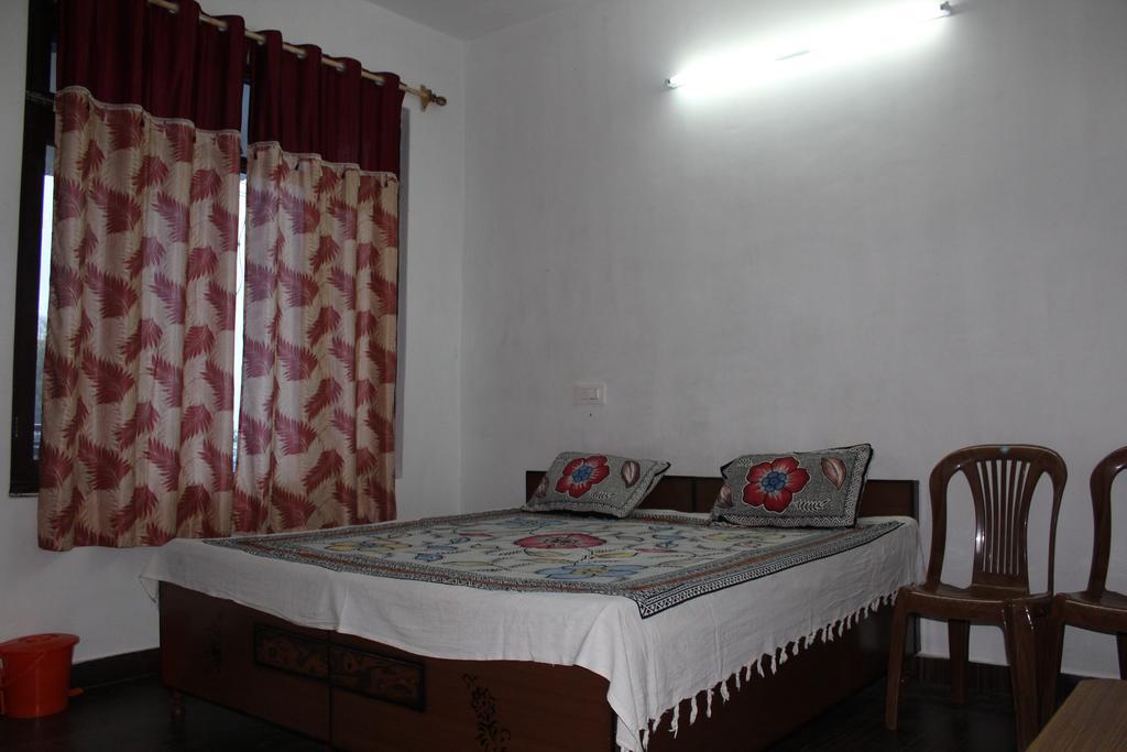 Mohinder & Mohindra Home Stay Bīr Buitenkant foto