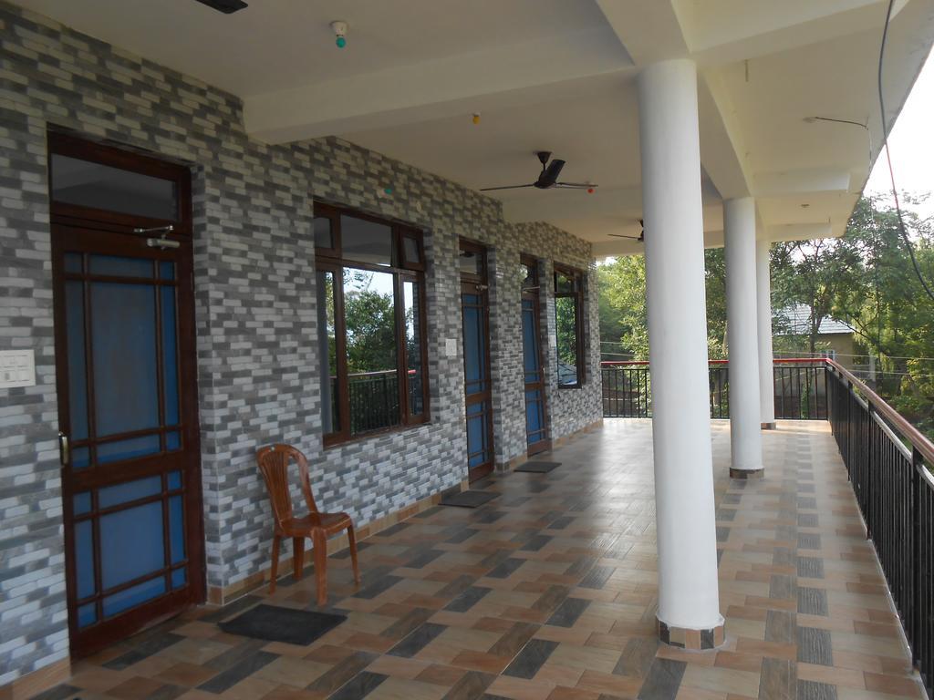 Mohinder & Mohindra Home Stay Bīr Buitenkant foto
